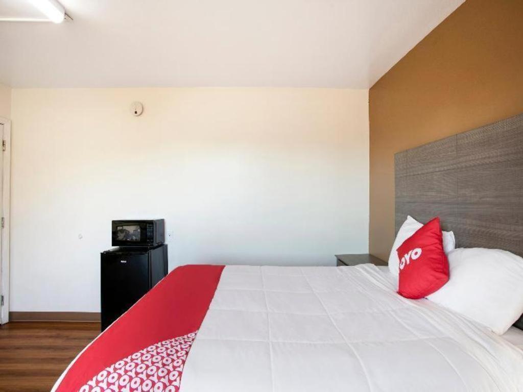 Oyo Hotel Kalama Luaran gambar