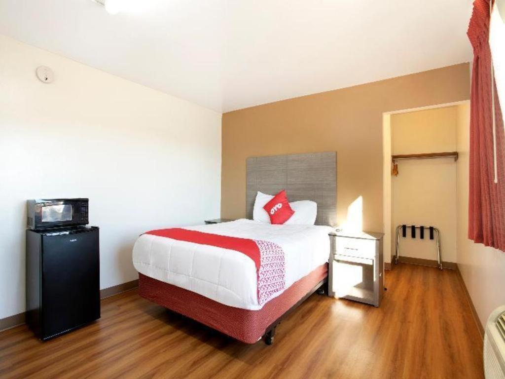 Oyo Hotel Kalama Luaran gambar