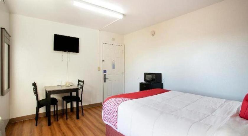 Oyo Hotel Kalama Luaran gambar