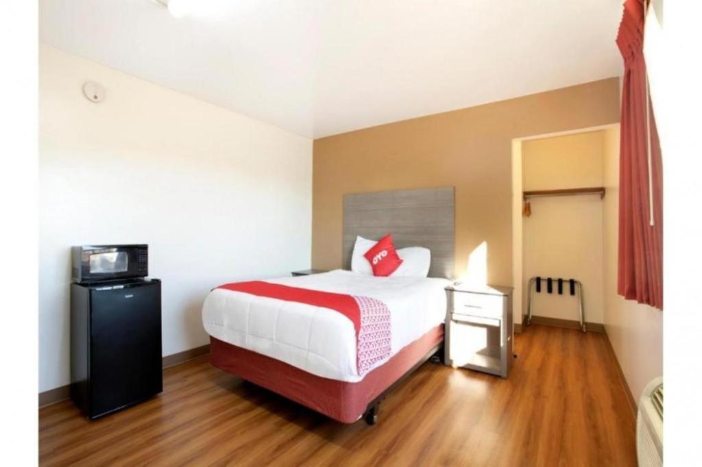 Oyo Hotel Kalama Luaran gambar